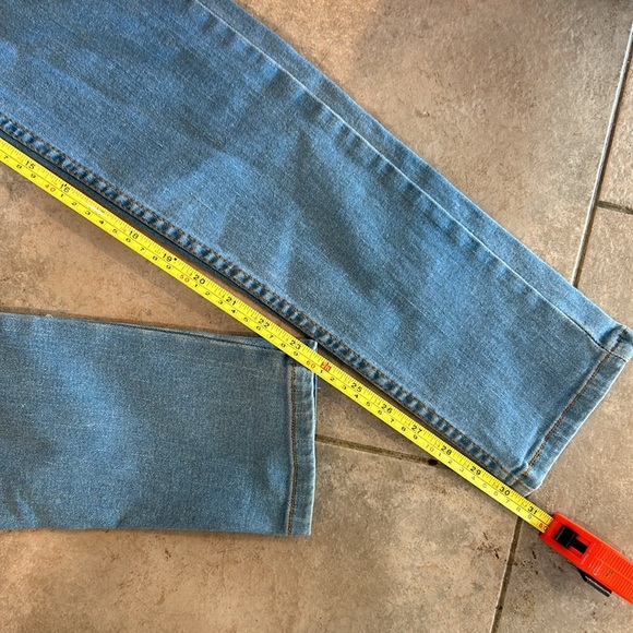 Levi’s very stretchy long jeans. Excellent condition - Picture 4 of 5